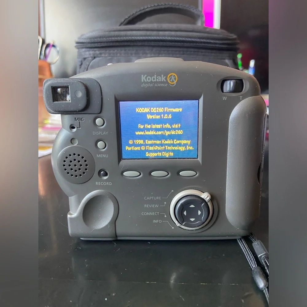 Kodak Digital Science DC260 Zoom Digital Camera, Memory Card, Carry Case- Tested